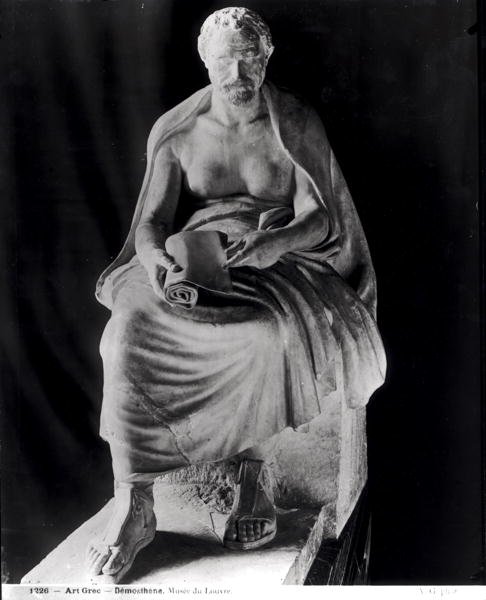 Siddende filosof, hovedet menes at være Demosthenes (384-322 f.Kr.) (tilføjet senere) fra villa Montalto-Negroni (marmor) (s/h foto) af Roman Roman