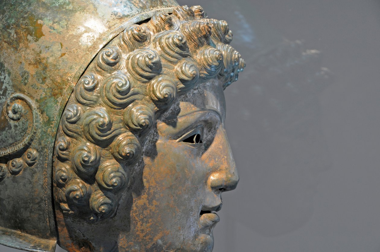 Crosby Garrett-hjelmen, sent i det 1.-2. århundrede e.Kr. (bronze) (se også (se også 871729-34, 396159 & 413093-94) af Roman Roman