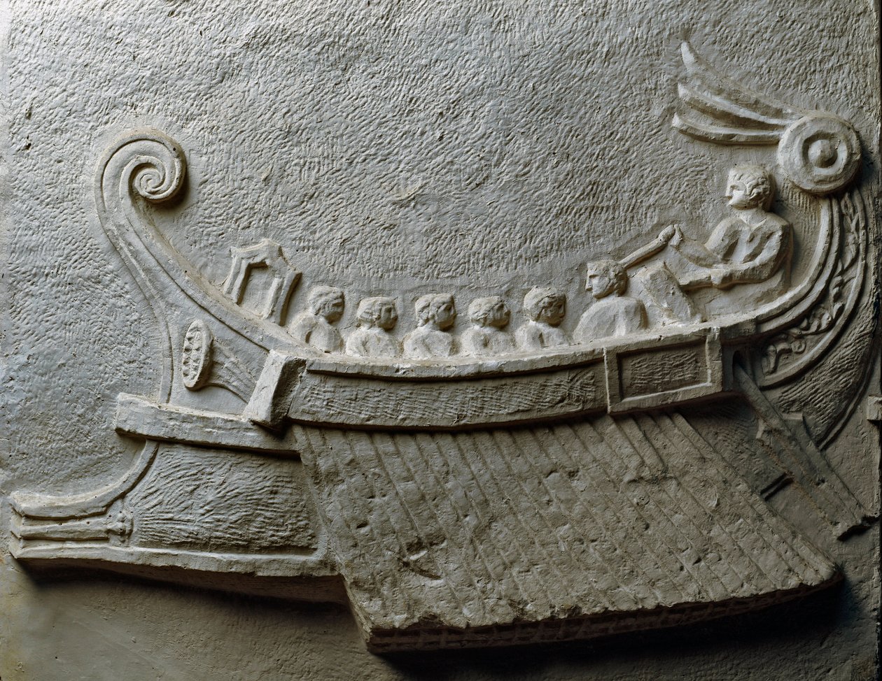 Trireme med bevæbnede soldater (Lavrelief) af Roman Roman