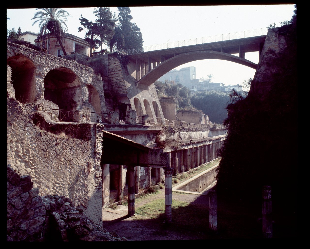 Udsigt over den østlige zone af Herculaneum, 5. århundrede f.Kr.-1. århundrede e.Kr af Roman Roman