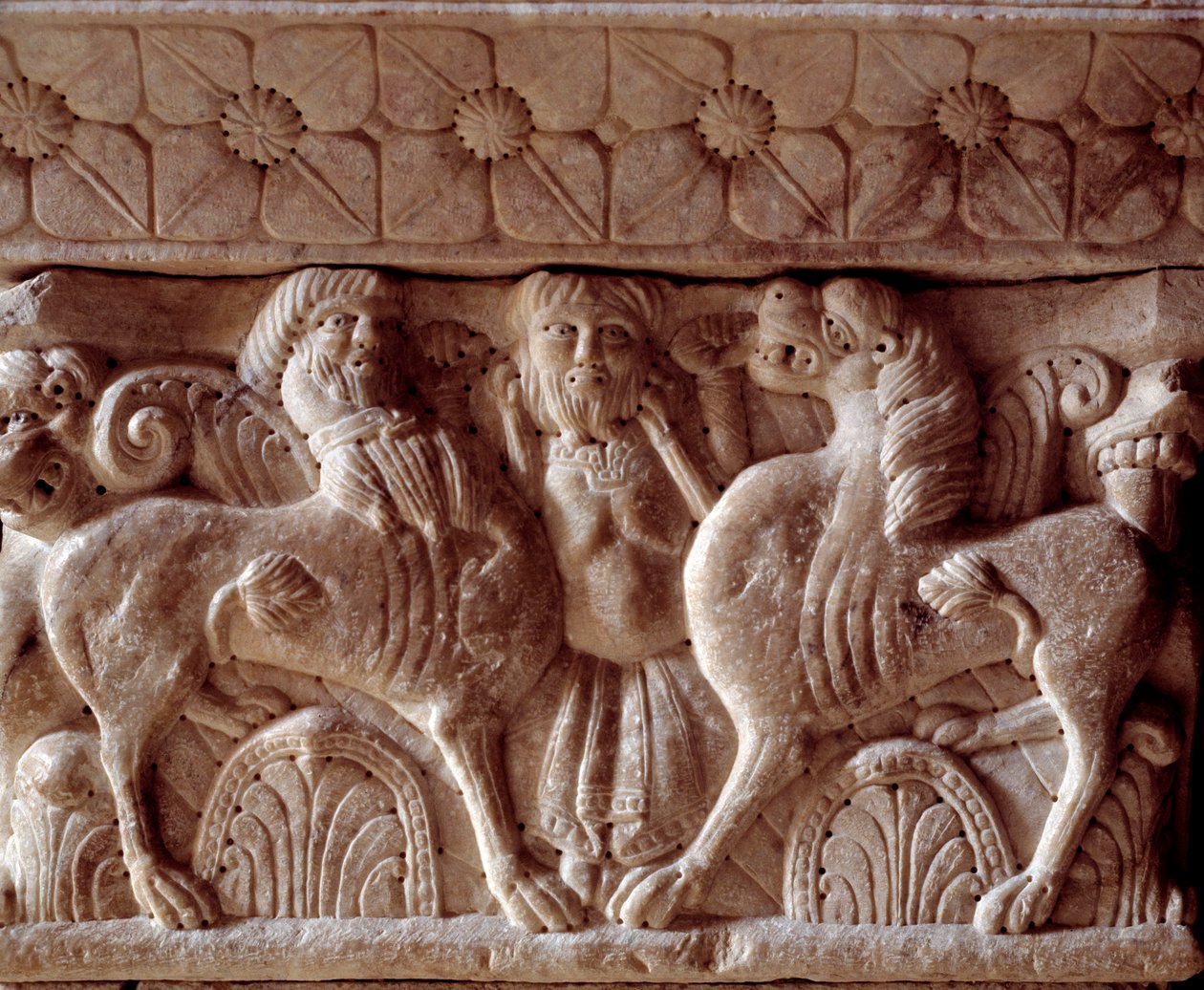 En kentaur og en løve, udskåret hovedstad i Priory-tribunen af Romanesque