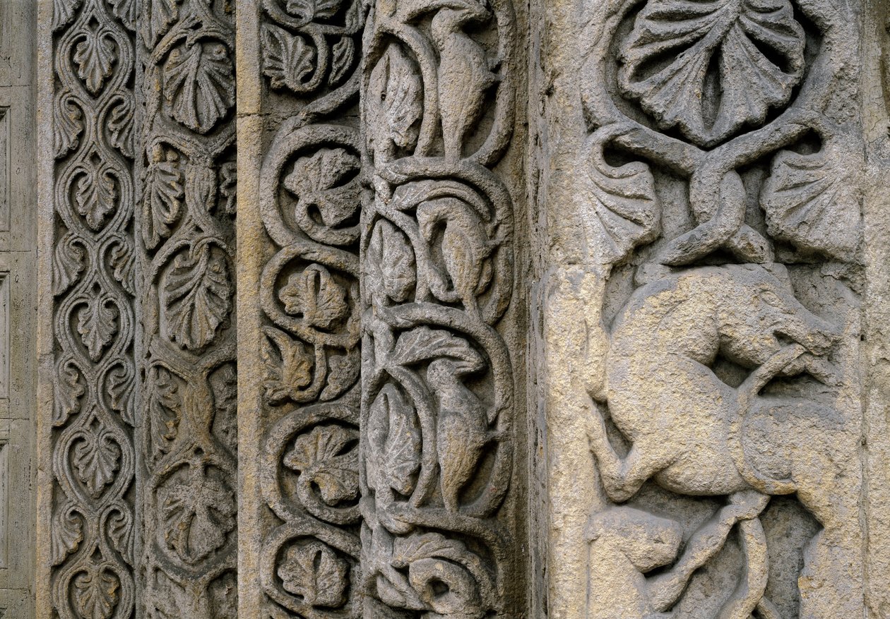 Dekorative detaljer af basilikaens facade, begyndelsen af det 12. århundrede (relief) af Romanesque