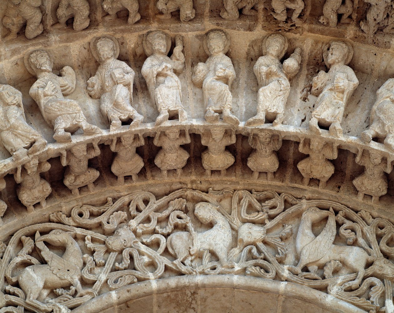 Detalje af skulpturer af sydportalen af Romanesque