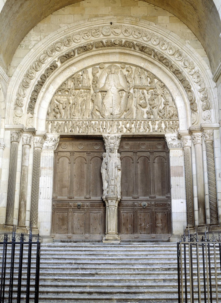 Portal for Cathedrale Saint Lazarus (den skulpturerede trommehinde illustrerer den sidste dom). Autun af Romanesque