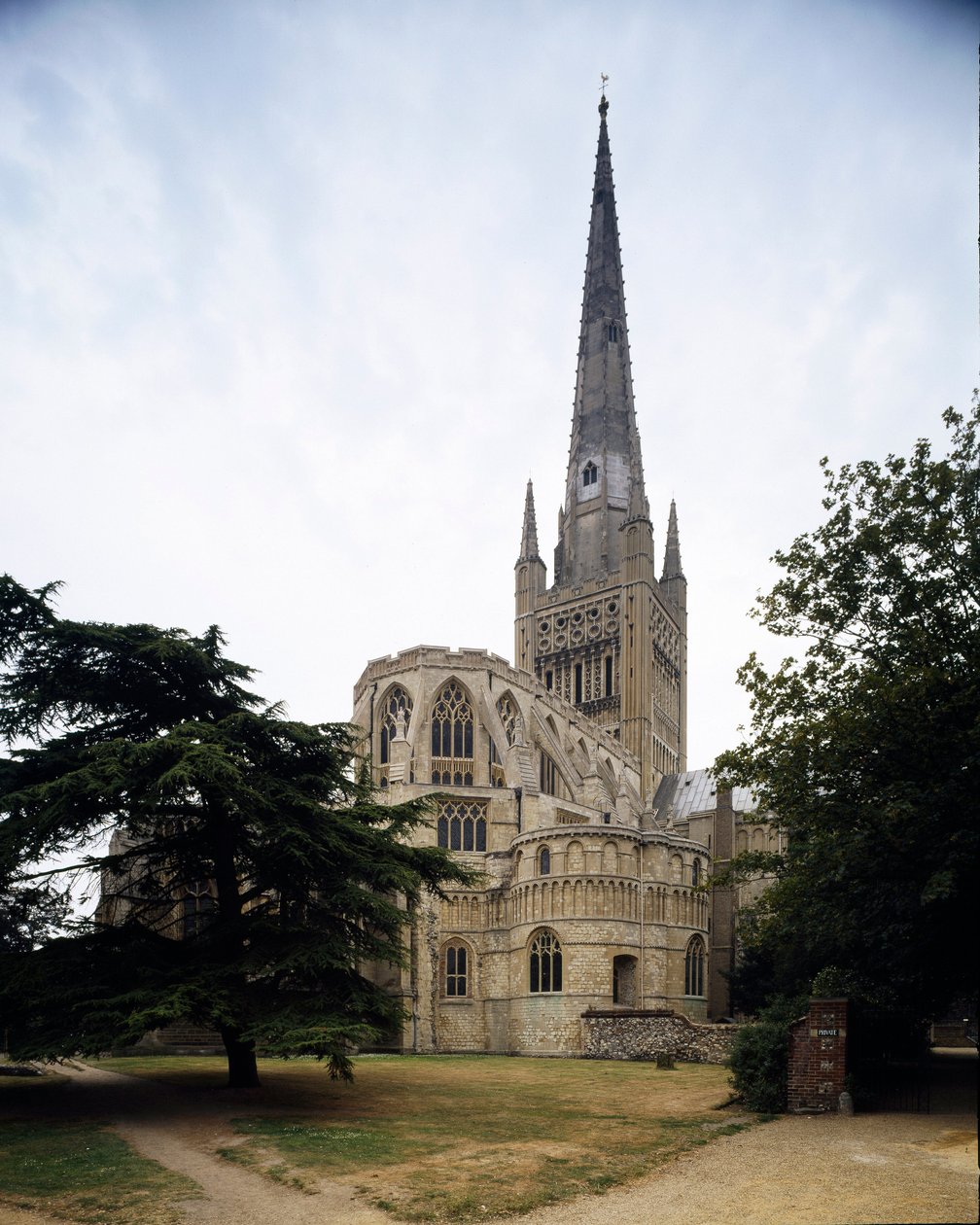 Romansk kunst: udsigt over Holy Trinity Cathedral, grundlagt under eveque af Norwich Herbert de Losinga af Romanesque