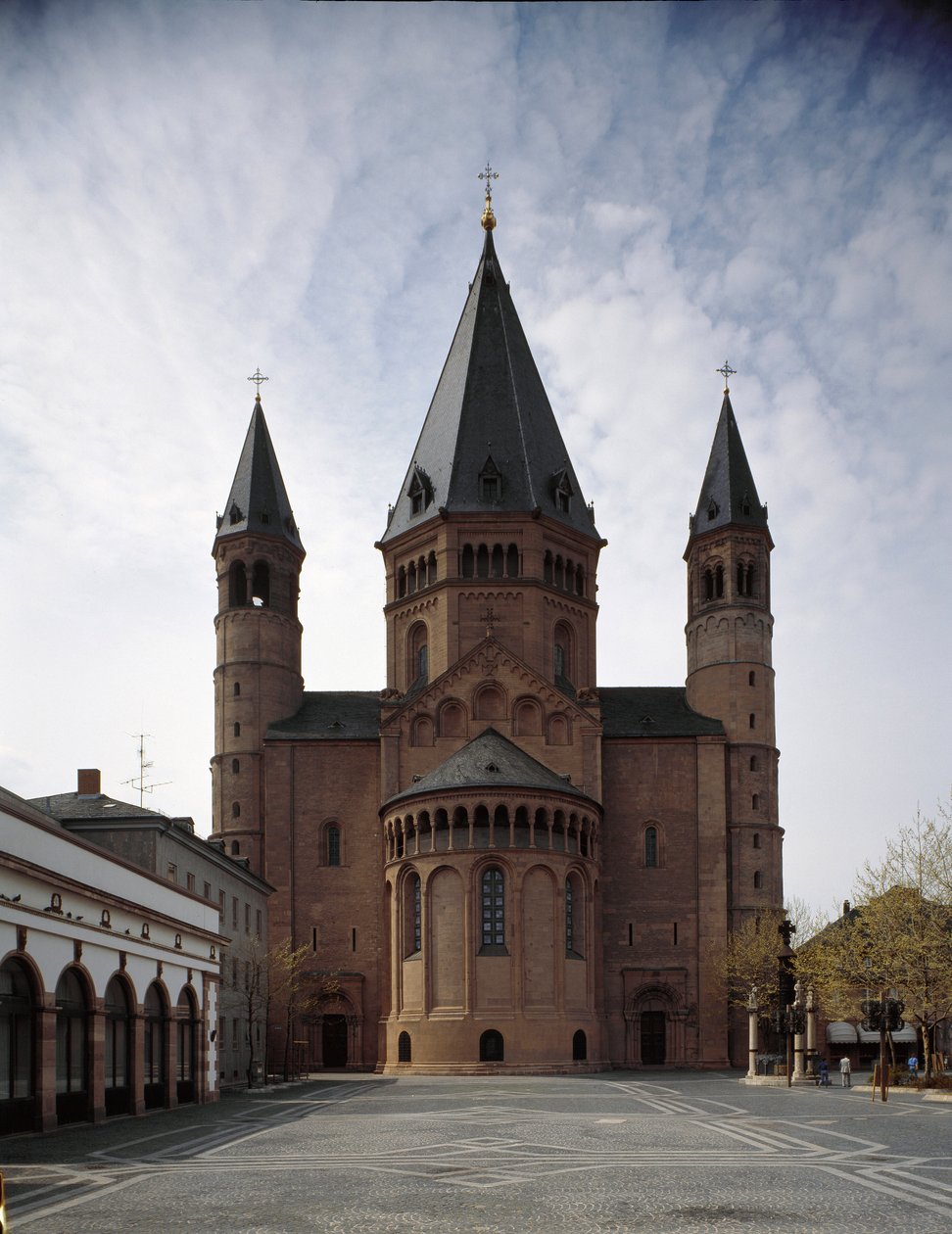 Romansk kunst: udsigt over katedralen Saint Martin, bygget mellem det 10. og 12. århundrede. Mainz, Tyskland af Romanesque