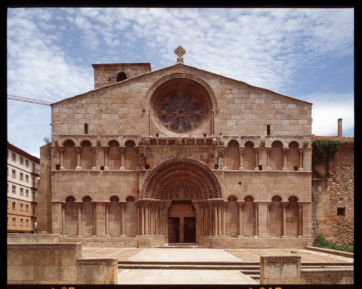 Romansk kunst: udsigt over kirken St. Dominica (Iglesia de Santo Domingo, St. Dominic-kirken) Soria fra det 12. århundrede, Spanien af Romanesque