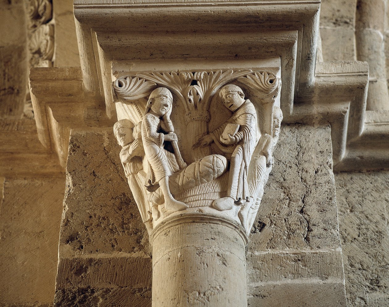 Sankt Benedikt genopliver sønnen af en bonde, hovedstaden i narthexen (skulptur) af Romanesque