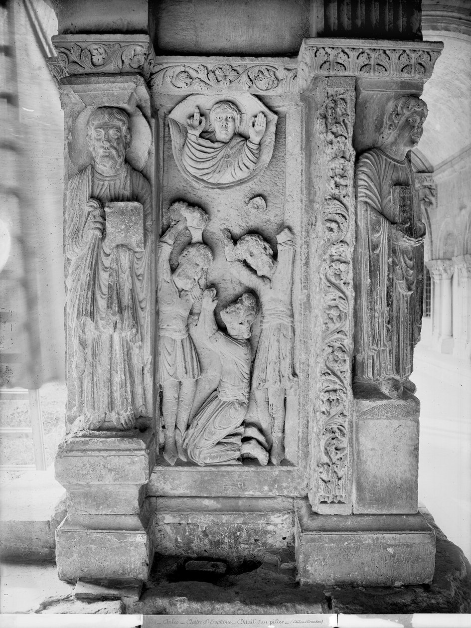 Steningen af St. Stephen, fra en søjle i klostret (sten) (s/h foto) af Romanesque