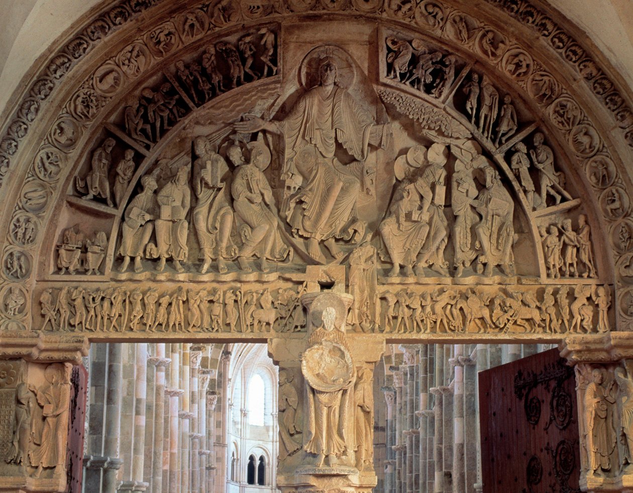 Tympanum i Basilica of Vezelay repræsenterer Kristus i majestæt (Jesus Kristus i herlighed er repræsenteret inde i en mandorla) 12. århundrede. Vézelay Basilika af Romanesque