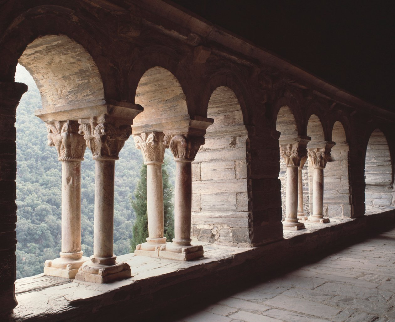 Udsigt over Priory af Romanesque