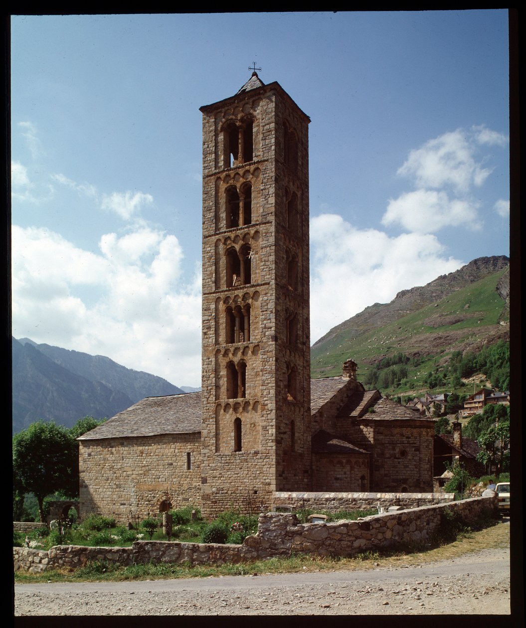 Udsigt over kirken af Romanesque