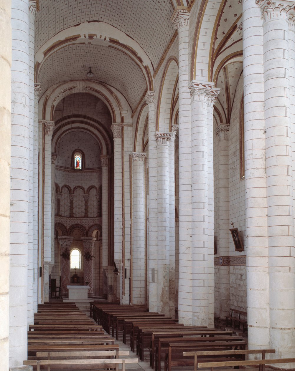 Udsigt over skibet af Romanesque