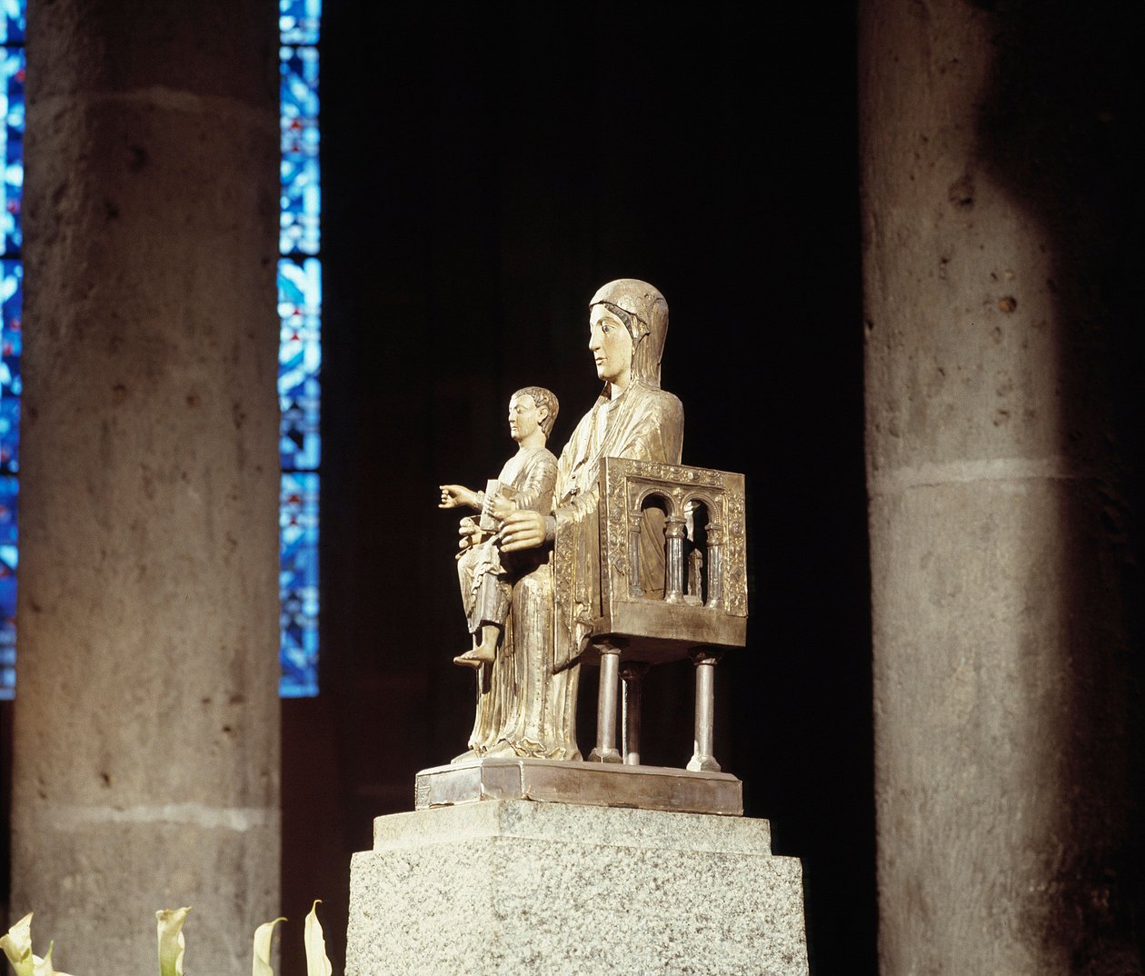 Jomfru og barn (skulptur) af Romanesque