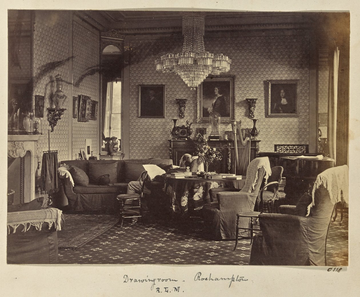 Drawingroom - Roehampton. af Ronald Ruthven Leslie Melville