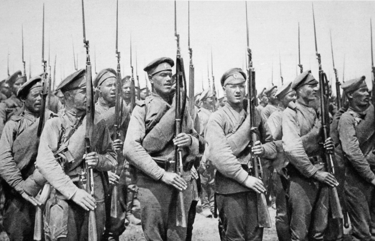 Russere jubler over King George: Infanteri af vores galante allierede, der ærer dette land og dets hersker, fra The Illustrated War News af Russian Photographer