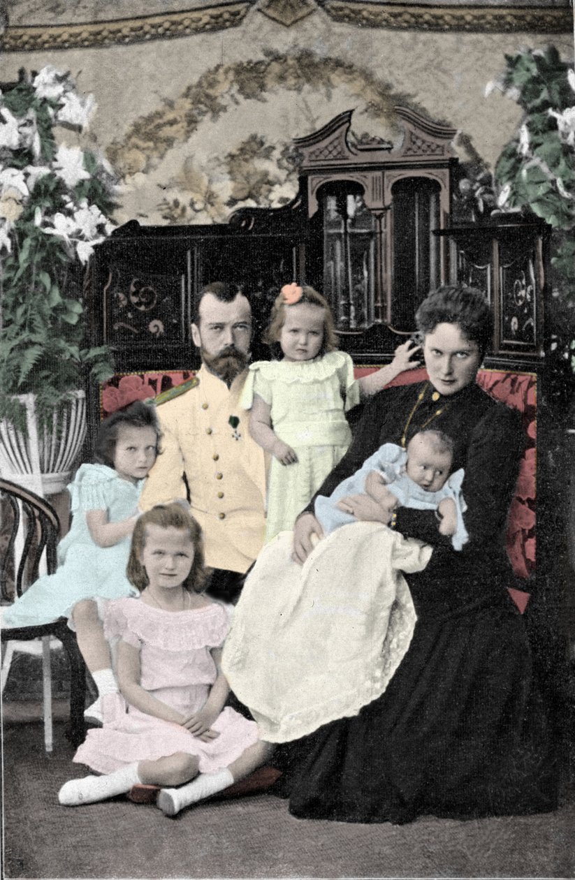 Familieportræt af zar Nicholas II (1868-1918) Omkring 1901-1902 af Russian Photographer
