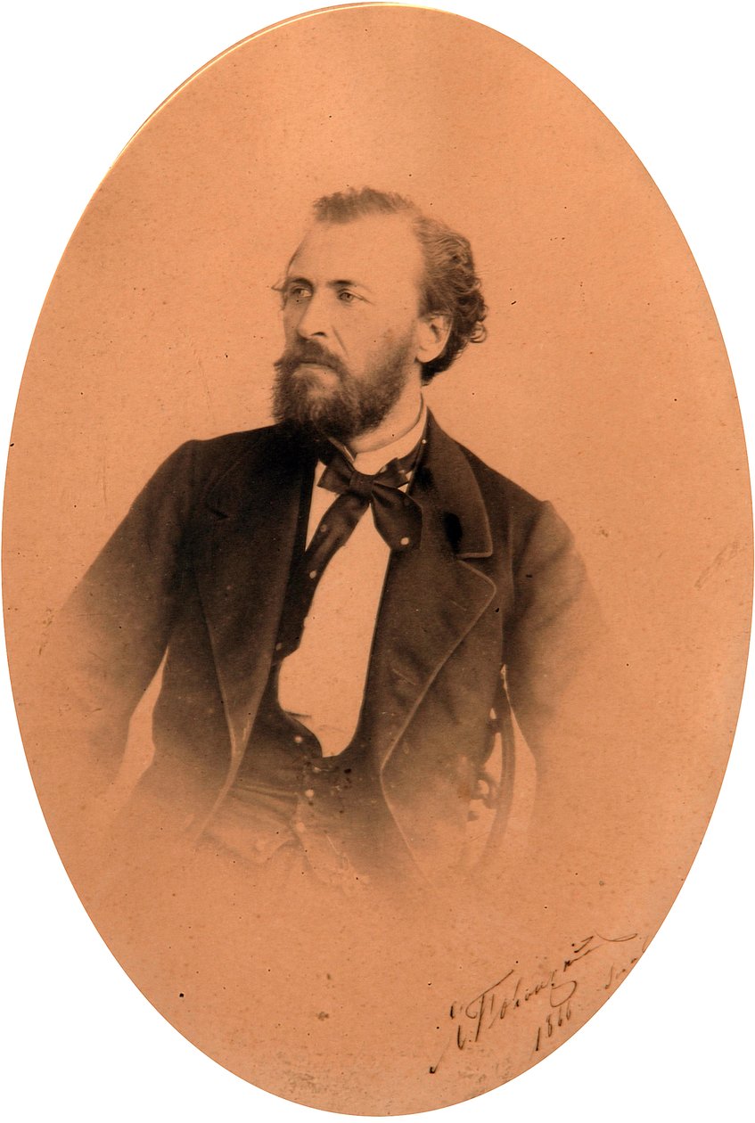 Portræt af digteren Yakov Petrovich Polonsky (Iakov Petrovitch Polonski) (1820-1898). Albumin foto af Russian Photographer