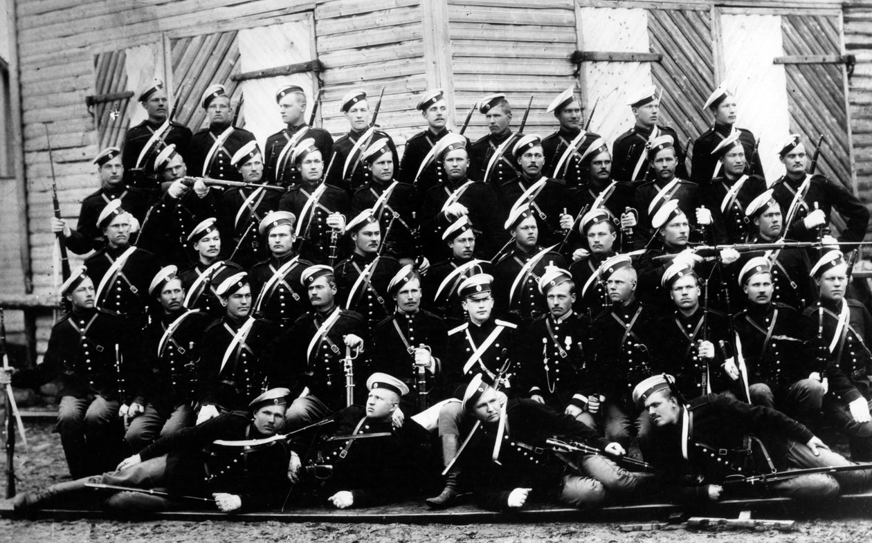 Rekrutter til husstandskavaleriet med deres kornet, grev A.A. Ignatiev, ca.1899 af Russian Photographer