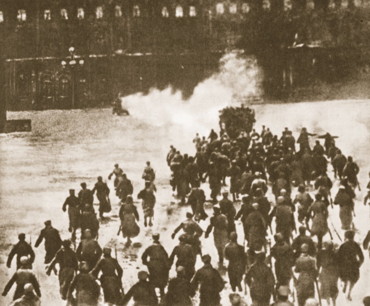 Stormen på Vinterpaladset, Petrograd af Russian Photographer