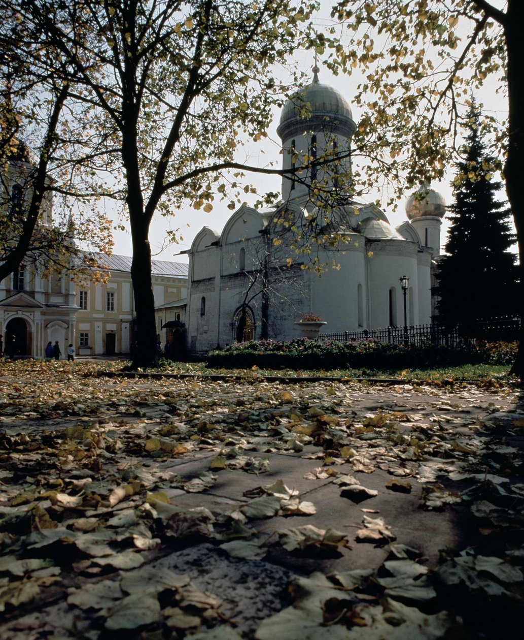 Trinity St. Sergius Cathedral, etableret ca. 1340 af St. Sergius af Radonesh af Russian School