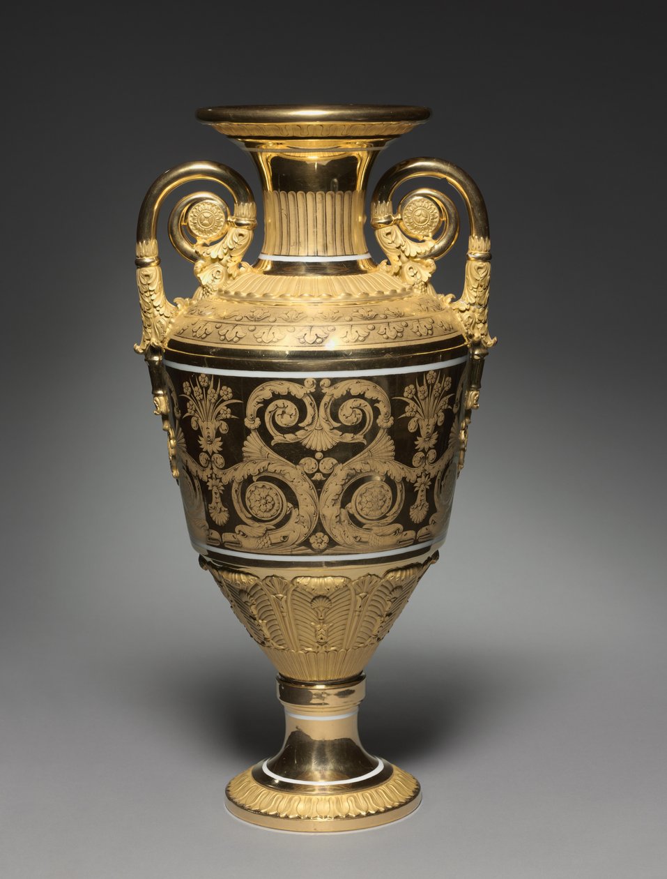 Vase, lavet af St. Petersburg Imperial Porcelænsfabrik, c.1820-30 af Russian School