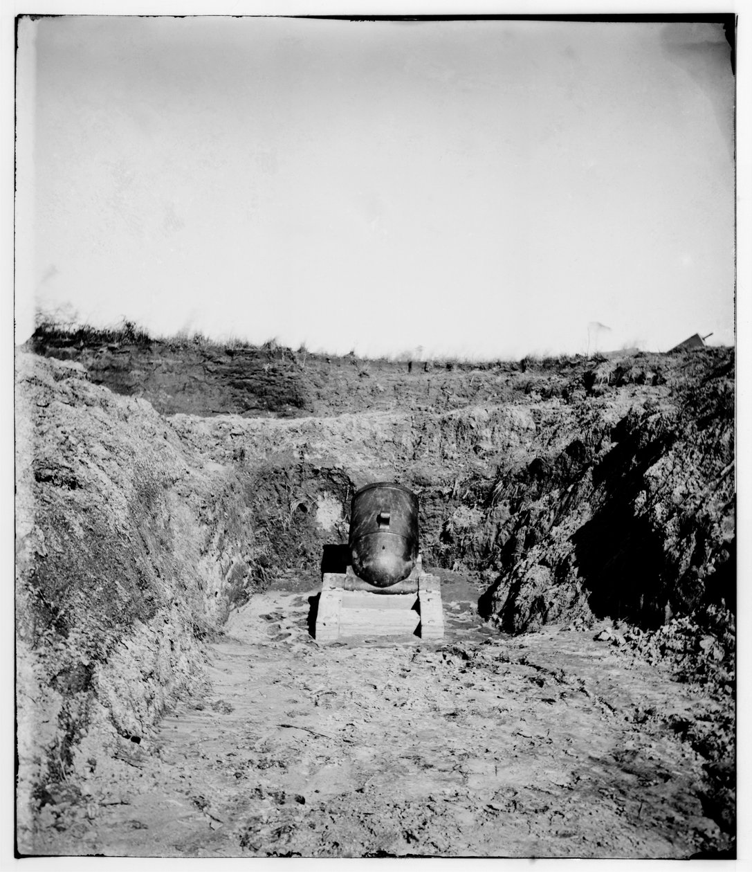 Mired Confederate morter i Fort McAlister, nær Savannah, Georgia, 1864 af Samuel A. Cooley