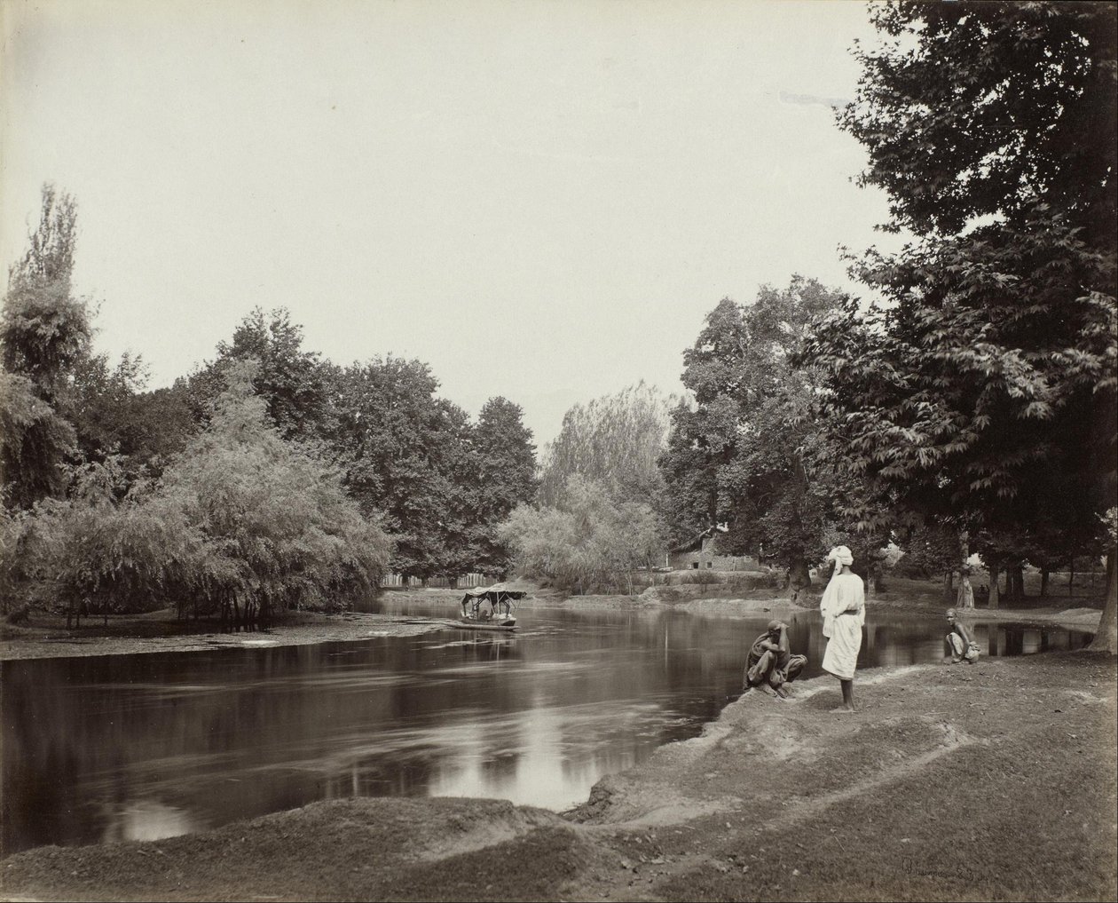 Støvkanal under Chunar Bagh, Kashmir af Samuel Bourne