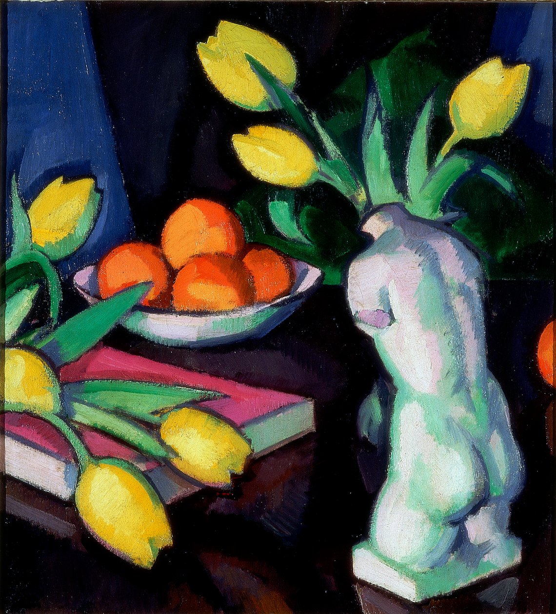 Gule tulipaner og statuette af Samuel John Peploe