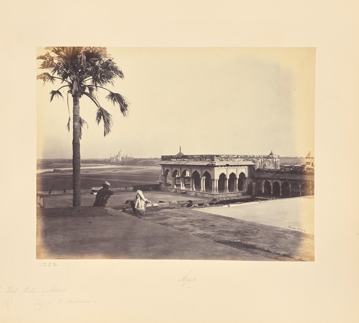 Agra; Akbars fort og palads med Taj i det fjerne, et andet vue af Samuel Bourne