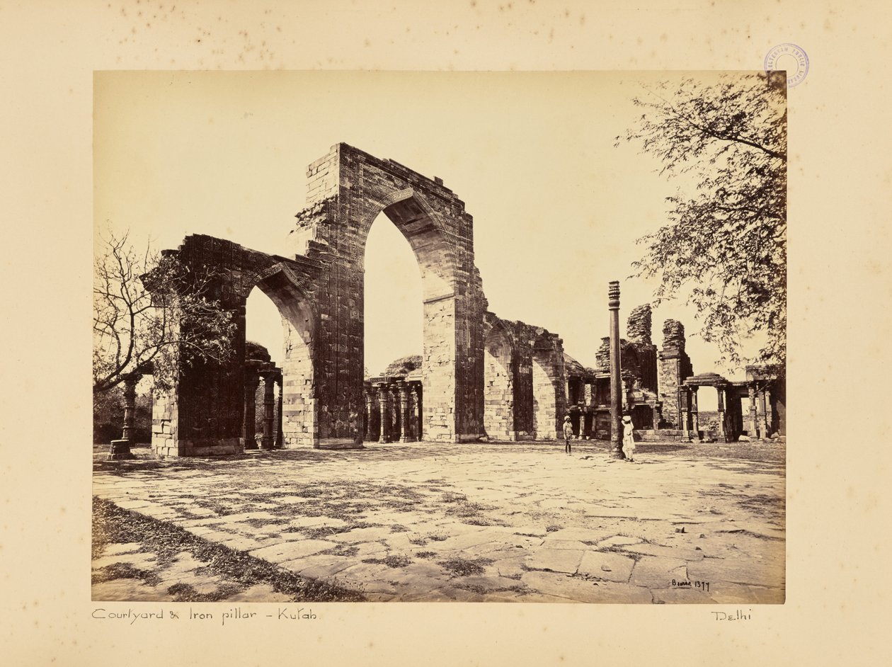 Delhi; Kutub Minar, oversigt over buerne af Samuel Bourne