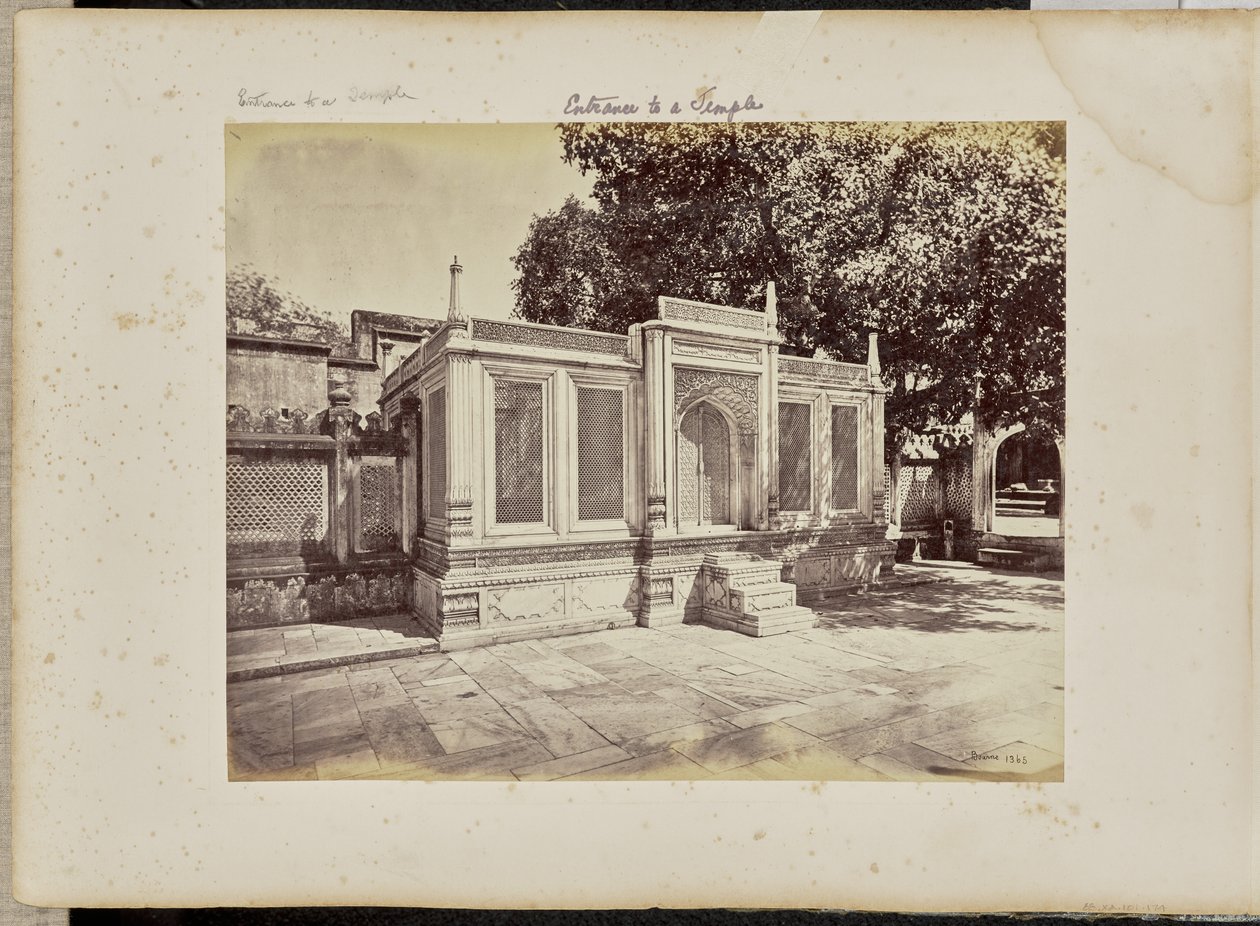 Delhi; Mirza Jehangirs grav. Dette er et stykke smukt marmorarbejde af Samuel Bourne