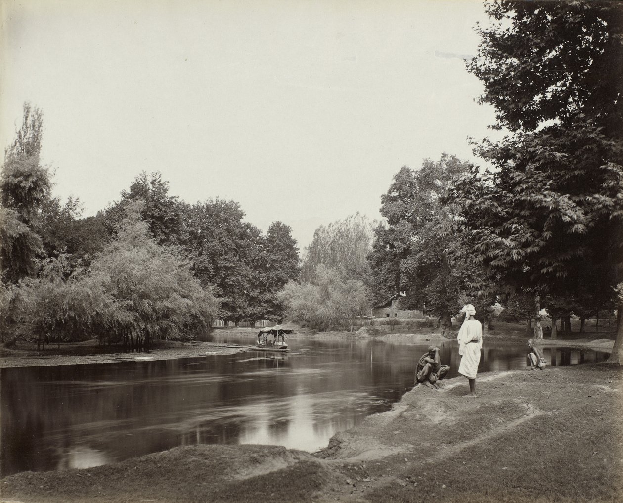 Støvkanalen under Chunar Bagh, Kashmir, S.O. 1865 (albumin sølvtryk) af Samuel Bourne