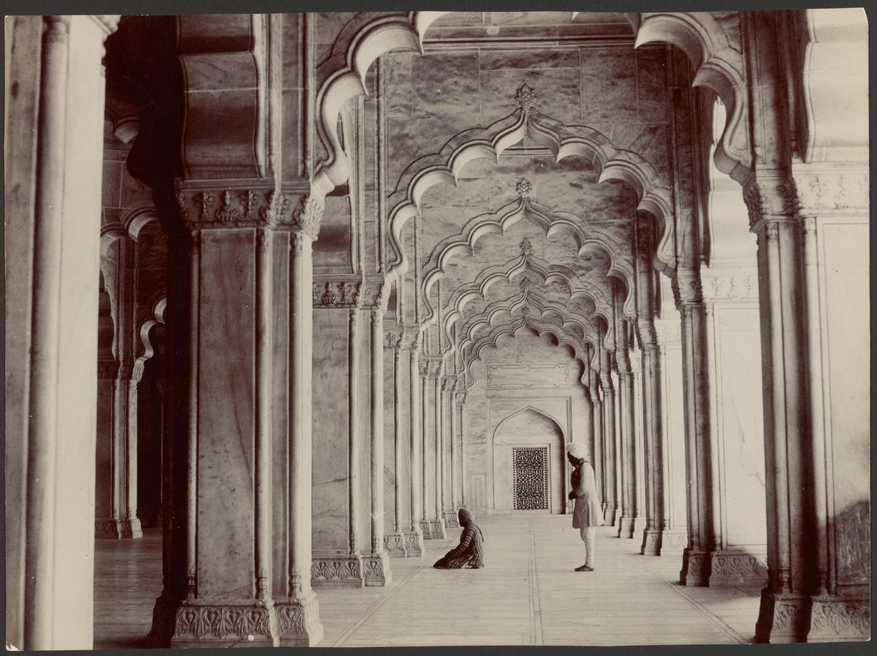 Interiør i Perlemoskeen, Agra af Samuel Bourne