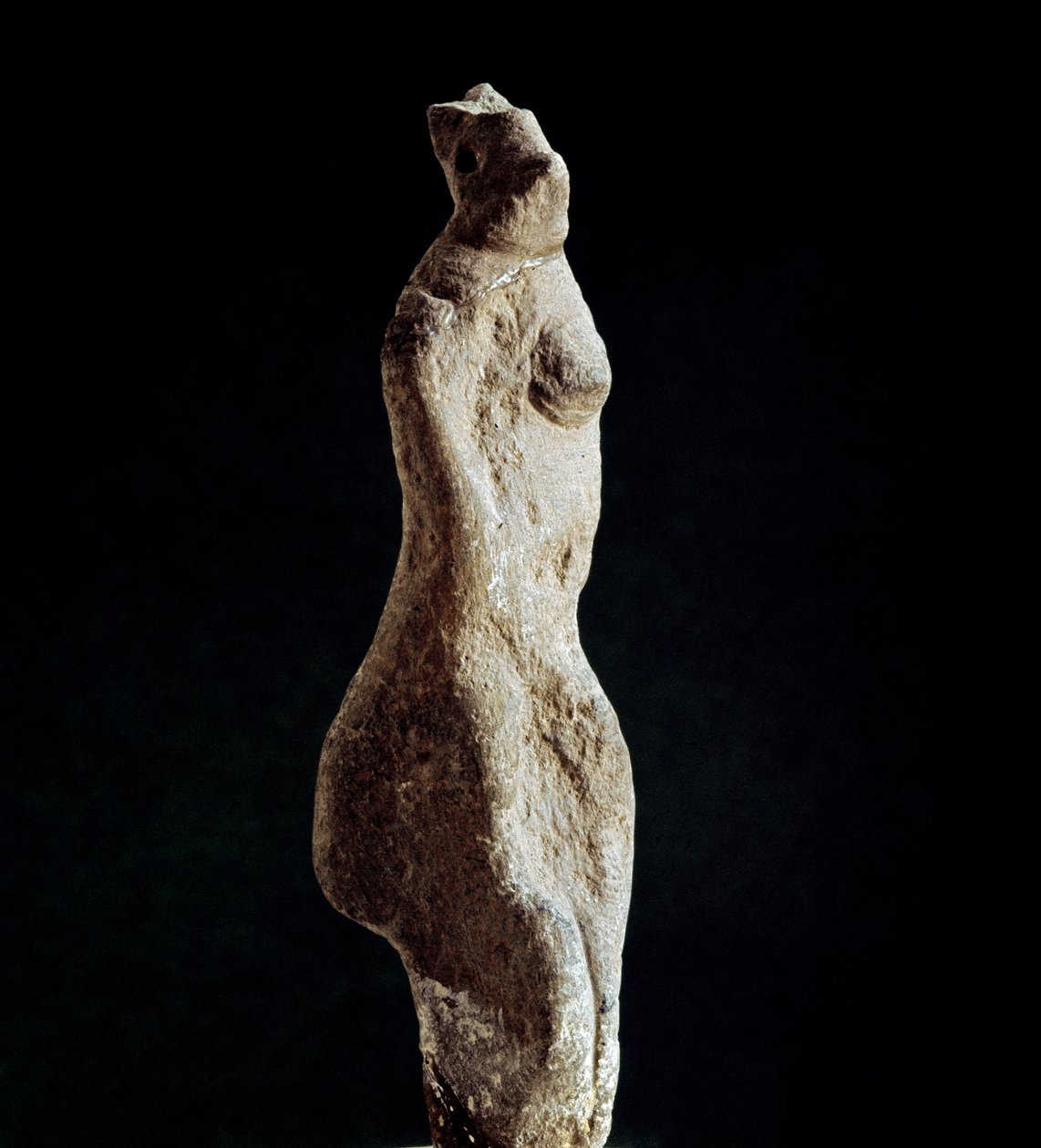 Nuragisk kultur (nuraghi) sardinsk: kalkstensstatuette af Venus steatopigic (form i lænden) (Venus de Macomer), der kommer fra Macomer, nær Nuoro. Daterer fra den prænuragiske periode (25.-18. århundrede f.Kr.) Eneolitikum. Cagliari, det nationale arkæolog af Sardinia Nuragic Civilization