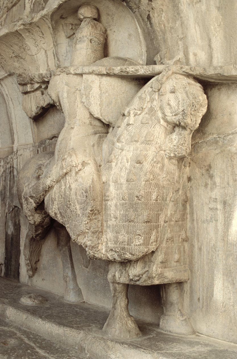 Udskæring af Khosrow Parviz på hans hest Shabdiz med udstyr fra en tungpansret ridder, ca. 620 e.Kr. af Sasanian School
