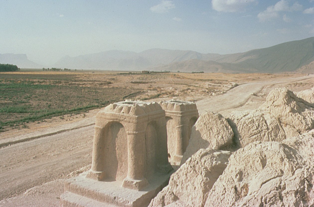 Ildaltre, 3.-7. århundrede af Sasanian School