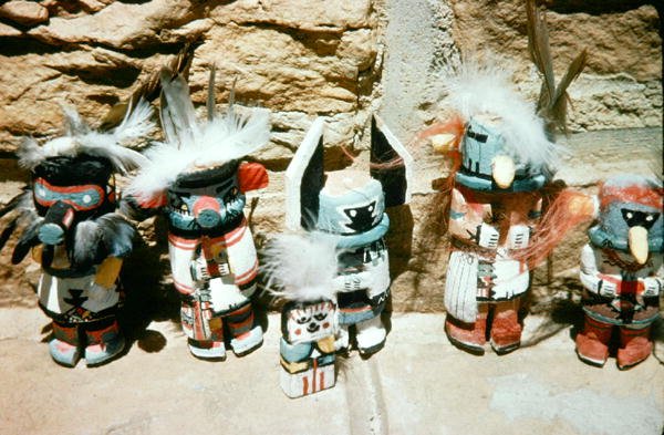 Kachina Dolls (blandet medier) af School American
