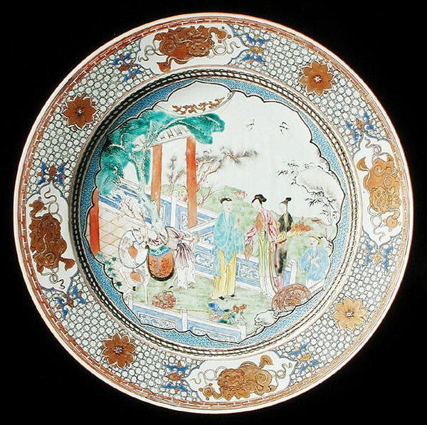 En famille rose oplader, ca. 1730 (porcelæn) af School Chinese