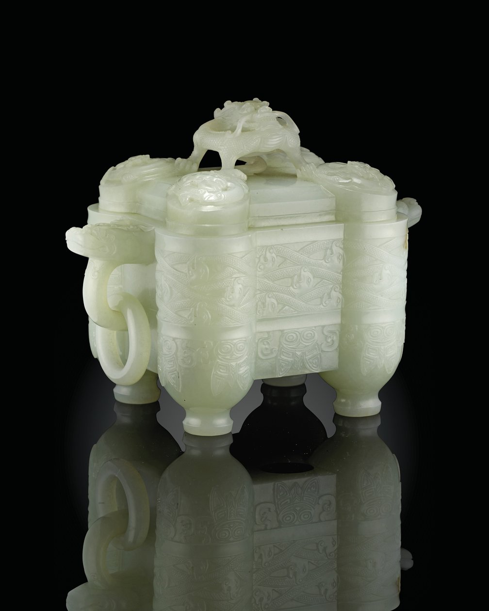 Arkaistisk kar og dæksel, Tulu, Qianlong Periode (1736-95) (bleg celadon jade) (se også 619015) af School Chinese
