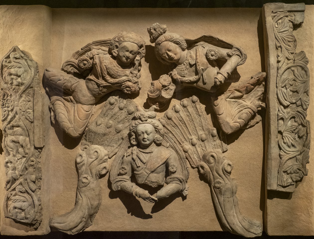 Basrelief, der illustrerer Buddhas tidligere liv: Vishvantara Jataka. Kina, Xinjiang. Slutningen af 6. begyndelsen af 7. århundrede. af School Chinese