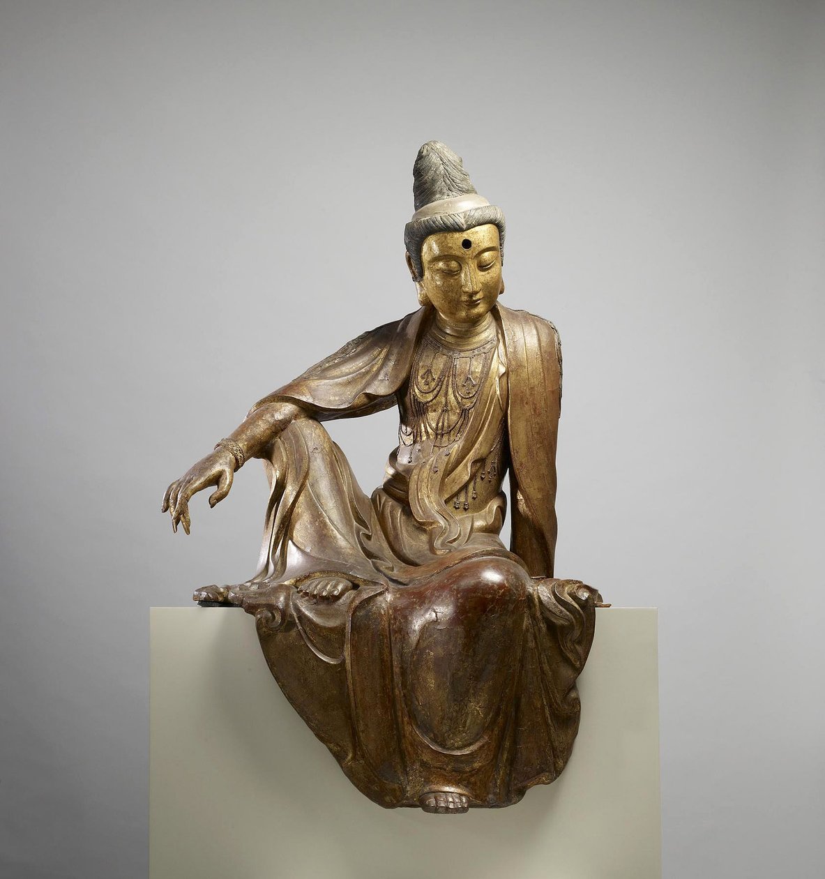 Bodhisattva Guanyin, Ming-dynastiet, slutningen af det 14.-15. århundrede (tørlak, guld og maling) af School Chinese