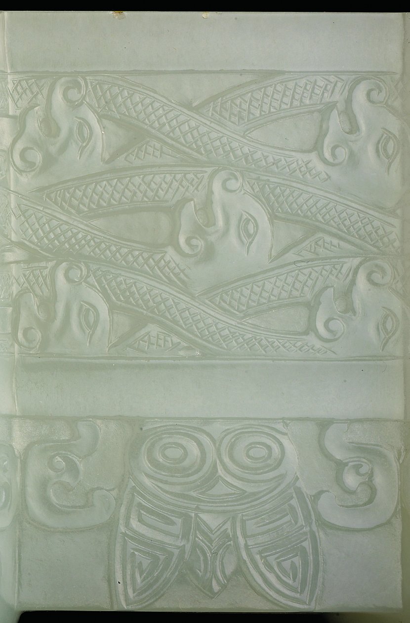 Detalje af et arkaistisk kar og dæksel, Tulu, Qianlong-periode (1736-95) (bleg celadon jade) (se også 619015) af School Chinese