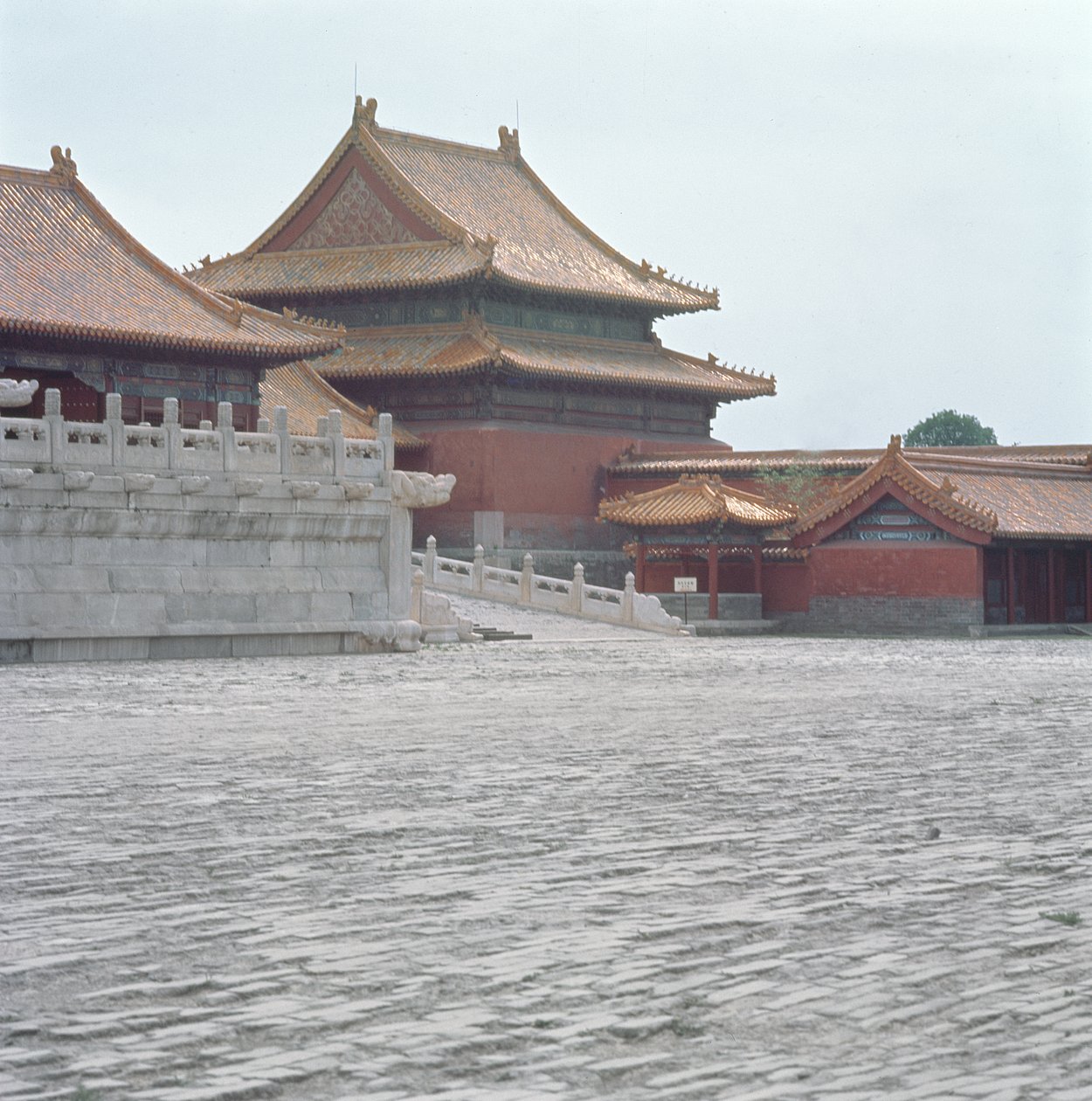 Dobbelthængt pavillon og marmorterrasse, Ming-dynastiet (foto) af School Chinese