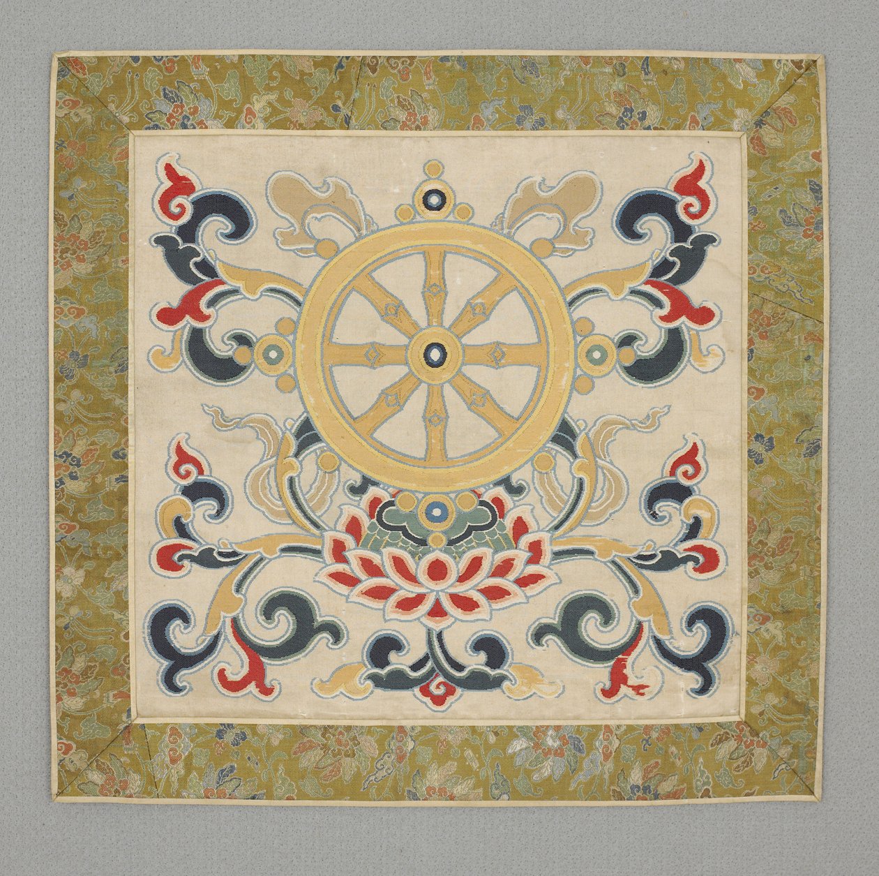 Otte buddhistiske dyrebare ting, Wheel of the Lov af School Chinese