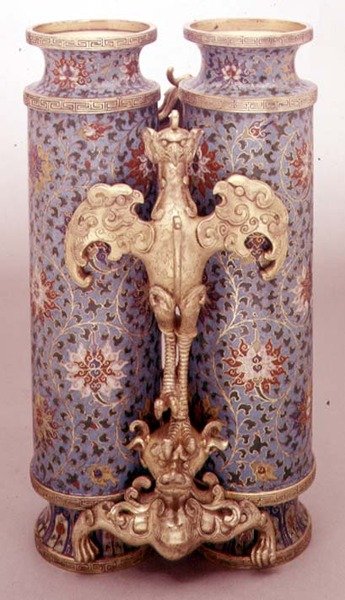 Vase, tidligt Ming-dynastiet (cloisonne-emalje på forgyldt kobber) af School Chinese