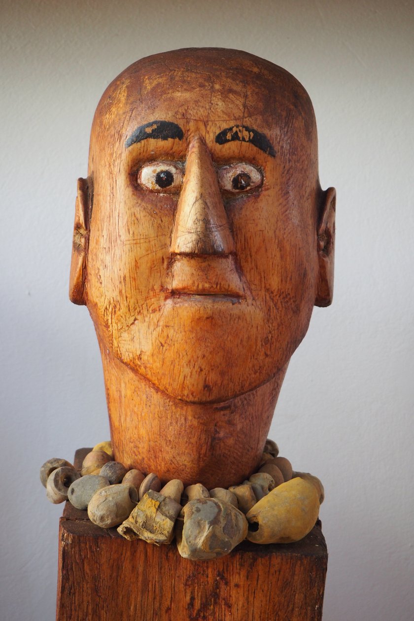 Naiv skulptur af School Colombian