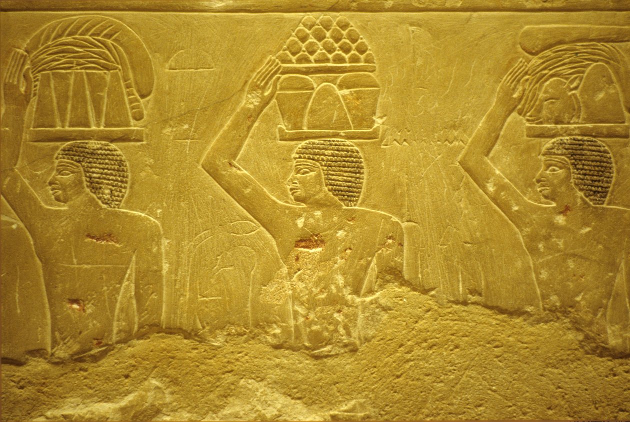 Det gamle Egypten, Vægudskæring/-maleri, Idouts mastaba/grav, Saqqara, 2323-2150 f.Kr., bærere med offergaver (foto) af School Egyptian