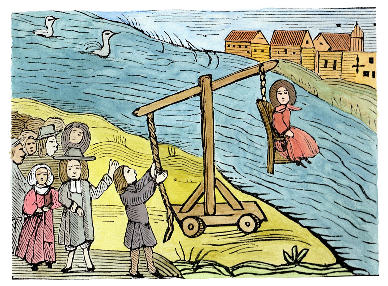 Kvinde på en andeskammel, anklaget for hekseri, illustration fra en samling kapbøger om esoterica (træsnit) (senere farvelægning) af School English