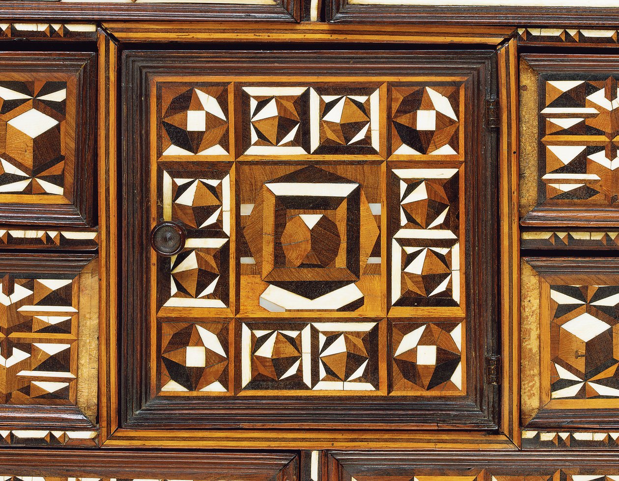 Sydtysk intarsia bordskab (ibenholt, elfenben, valnød og frugttræ) af School German